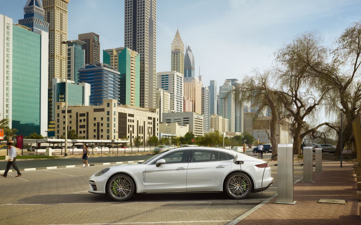 ʱPanamera Turbo S E-HybridͼƬֽ