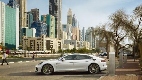 ʱPanamera Turbo S E-HybridͼƬֽ