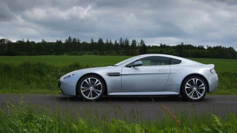 ˹١V12 VantageܳͼƬ