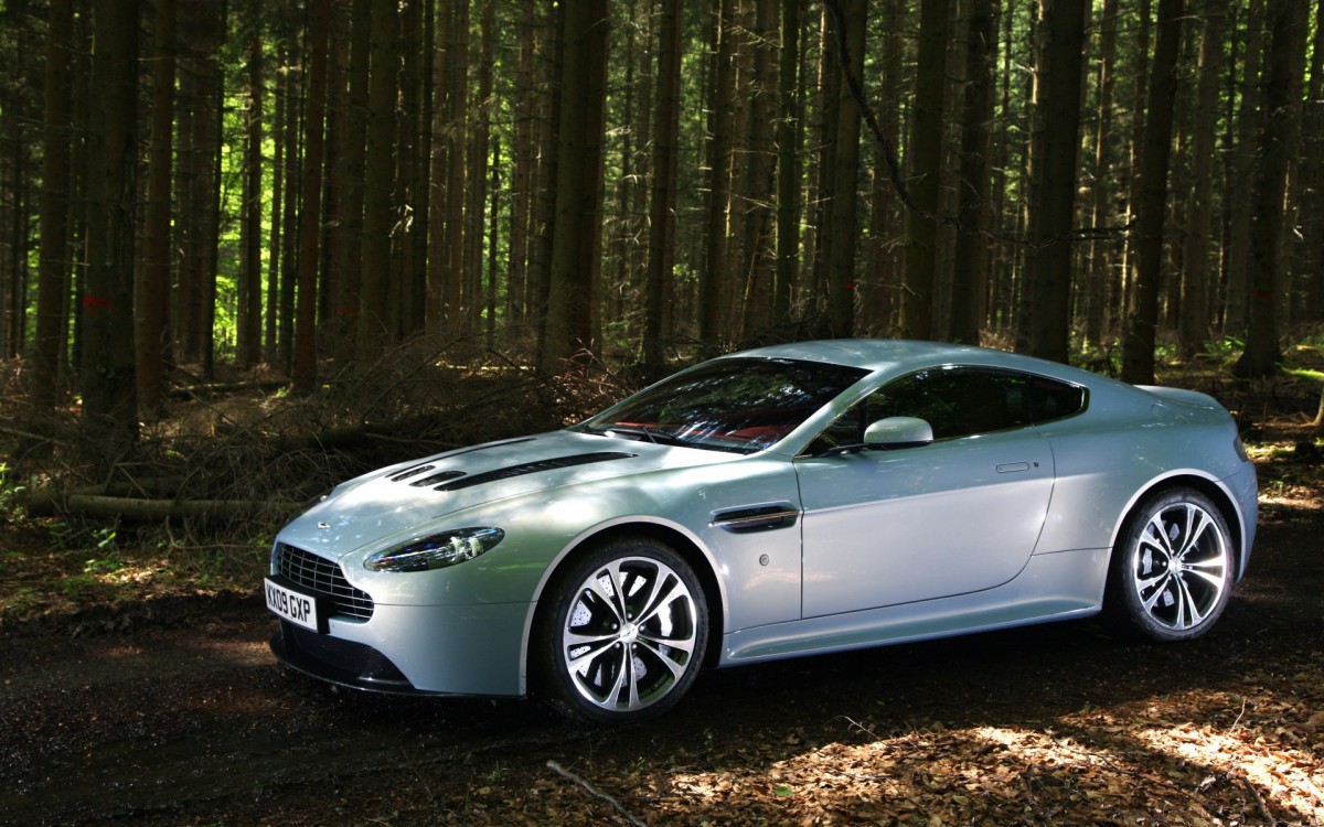 ˹١V12 VantageܳͼƬ