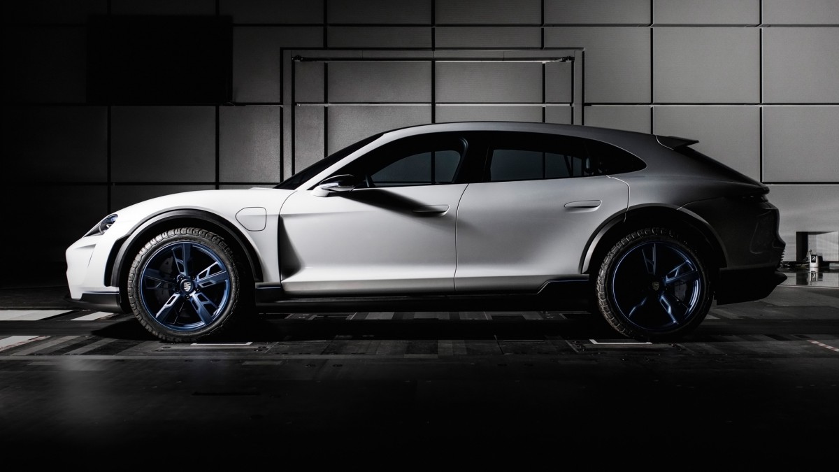 2018Mission E Cross Turismoʱݵ綯ܳ
