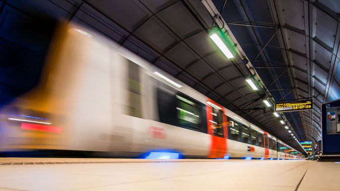 ���е��������٣�ģ��������ͼƬ