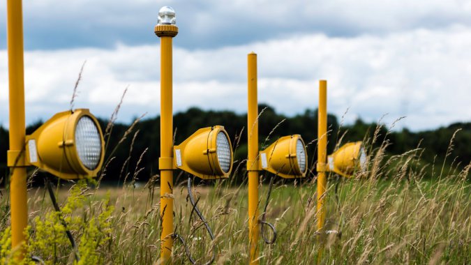 �ݵأ���ɫ��̽�յƣ���Ȼ������ͼƬ