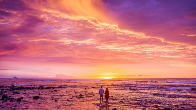 ���������£���ɫ�����䣬��̲ͼƬ