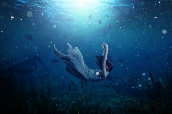 Ů�� �� ˮ�� 4KͼƬ