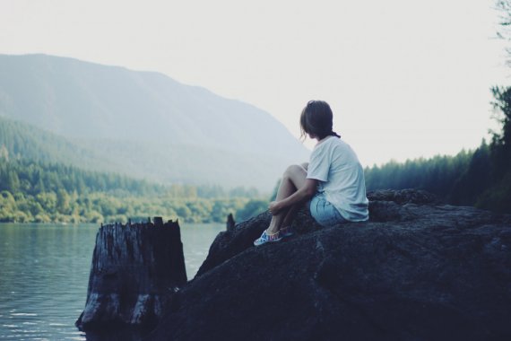 Ů ߵʯ ˮ ɭ  ľ 4kͼƬ