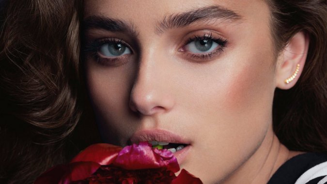 ̩աϣTaylor Hill2022꣬ʱͼƬ