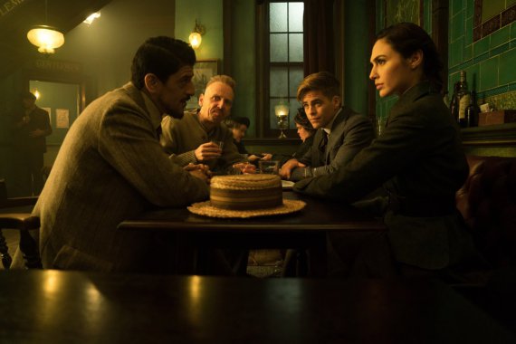 ����Ů�� ����ľ���4KͼƬͼƬ