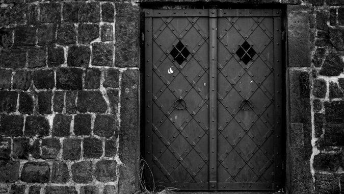 ��ɫ��ǽ�ں�����ͼƬ