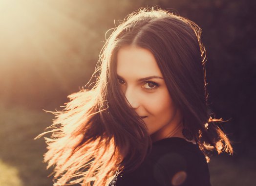 ɫ۾Ů ΢Ц ͷ 4KͼƬ