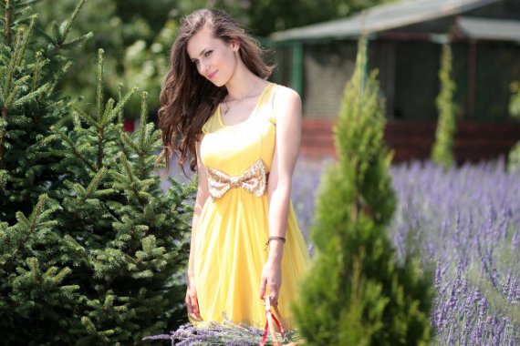 Ů ΢Ц ޹² ʻ ŮӰ4KͼƬ