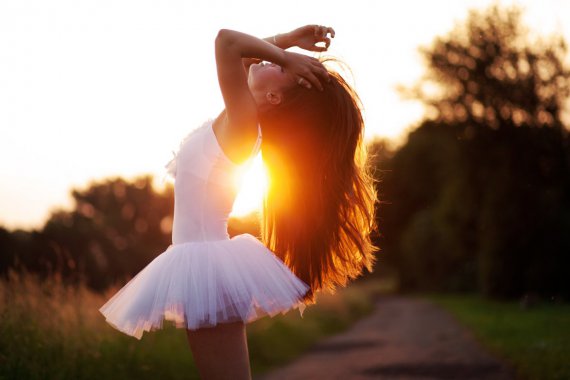 Ů�� ͷ�� ��ɫ̫��ȹ 4K��ŮͼƬ