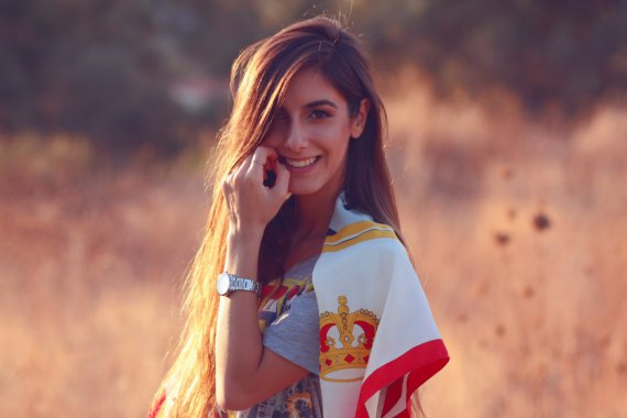 Ů ΢Ц ֱ Ӱ 4KͼƬ