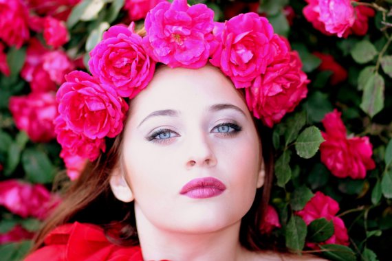 Ů�� õ�� ��ɫ��Ȧ �ʻ� ��Ů4KͼƬ