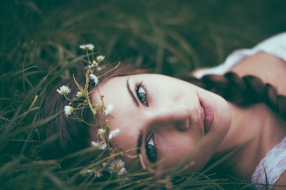 ڷ Ȧ ڲݵϵŮ4kͼƬ