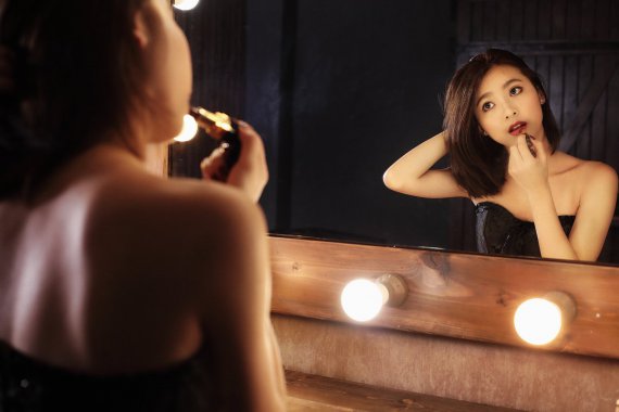 ��װ̨ ���� ���� ��Ů �� ���� ͷ�� �촽 4K��ŮͼƬ