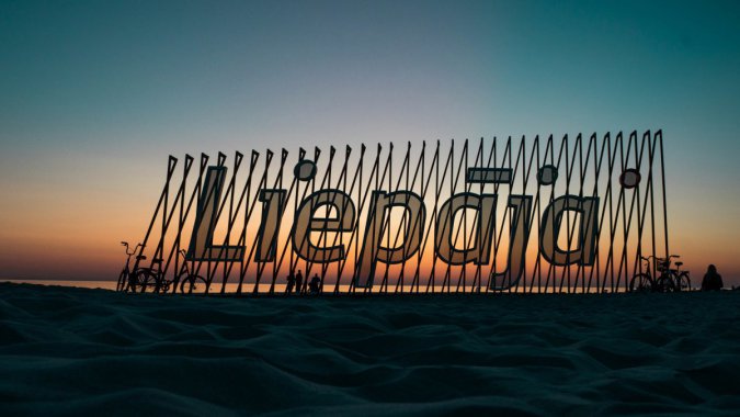 �����Ӻ�̲��־ͼƬ