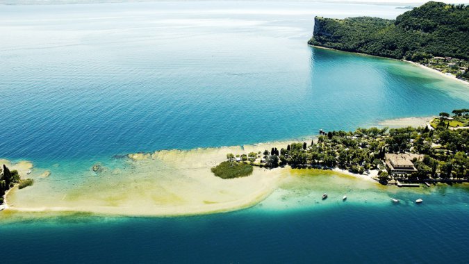 �������Ⱥ�����Ӷ��������ƽ�ߣ��羰ͼƬ