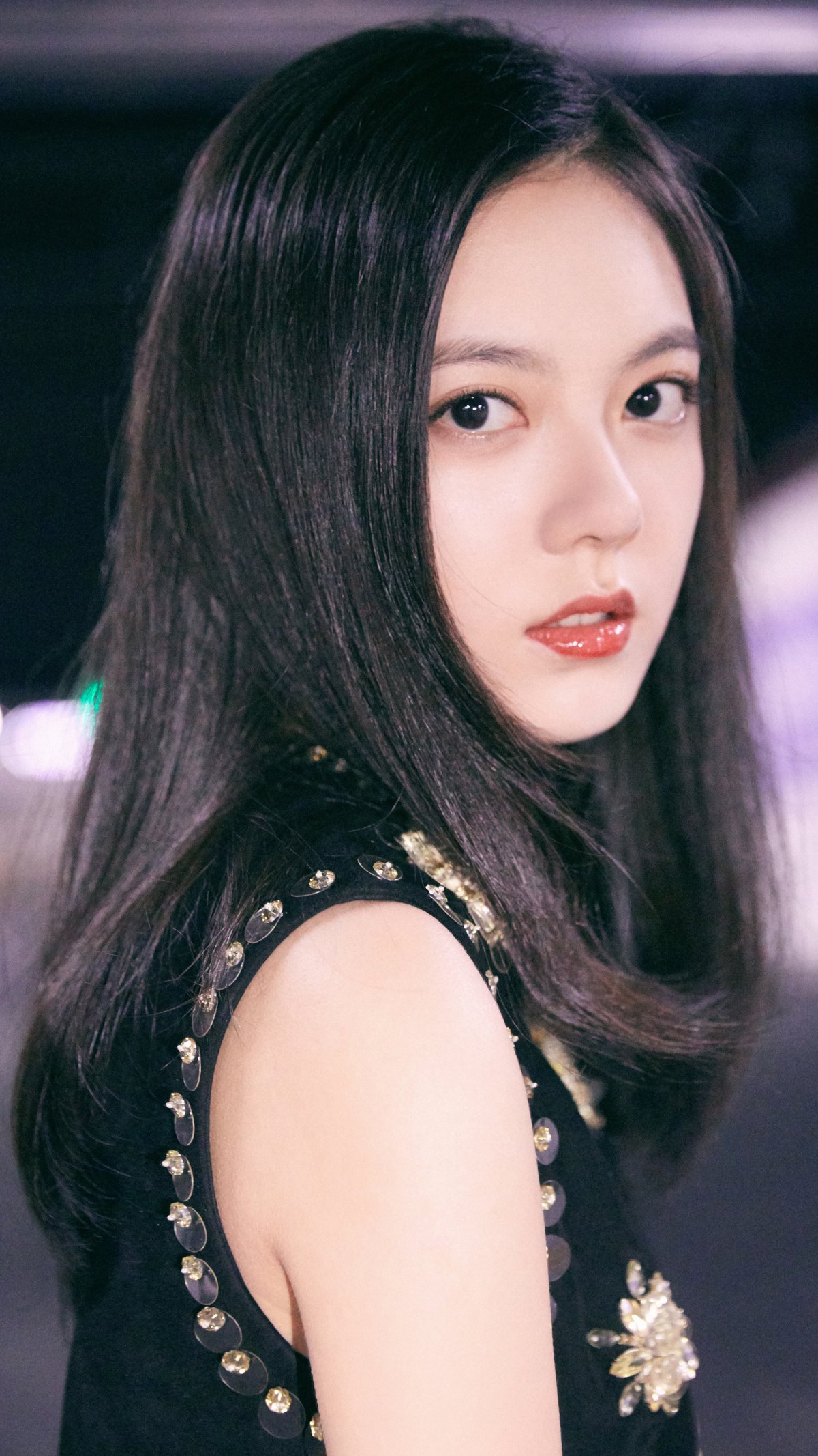 Խ  ͷŮ4kֻֽ2160x3840ͼƬ