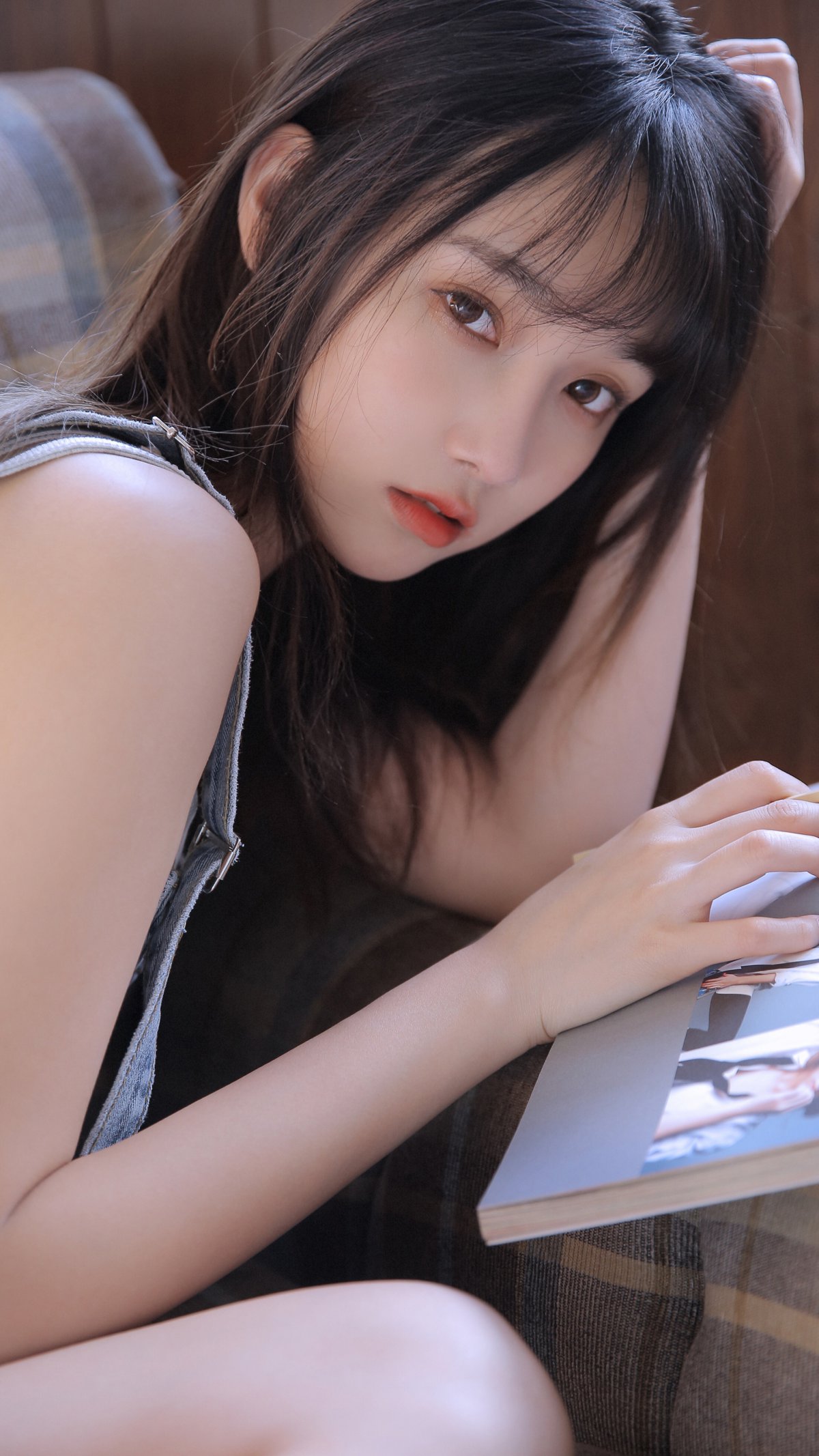 ȽΨдŮ4kֻֽ2160x3840ͼƬ