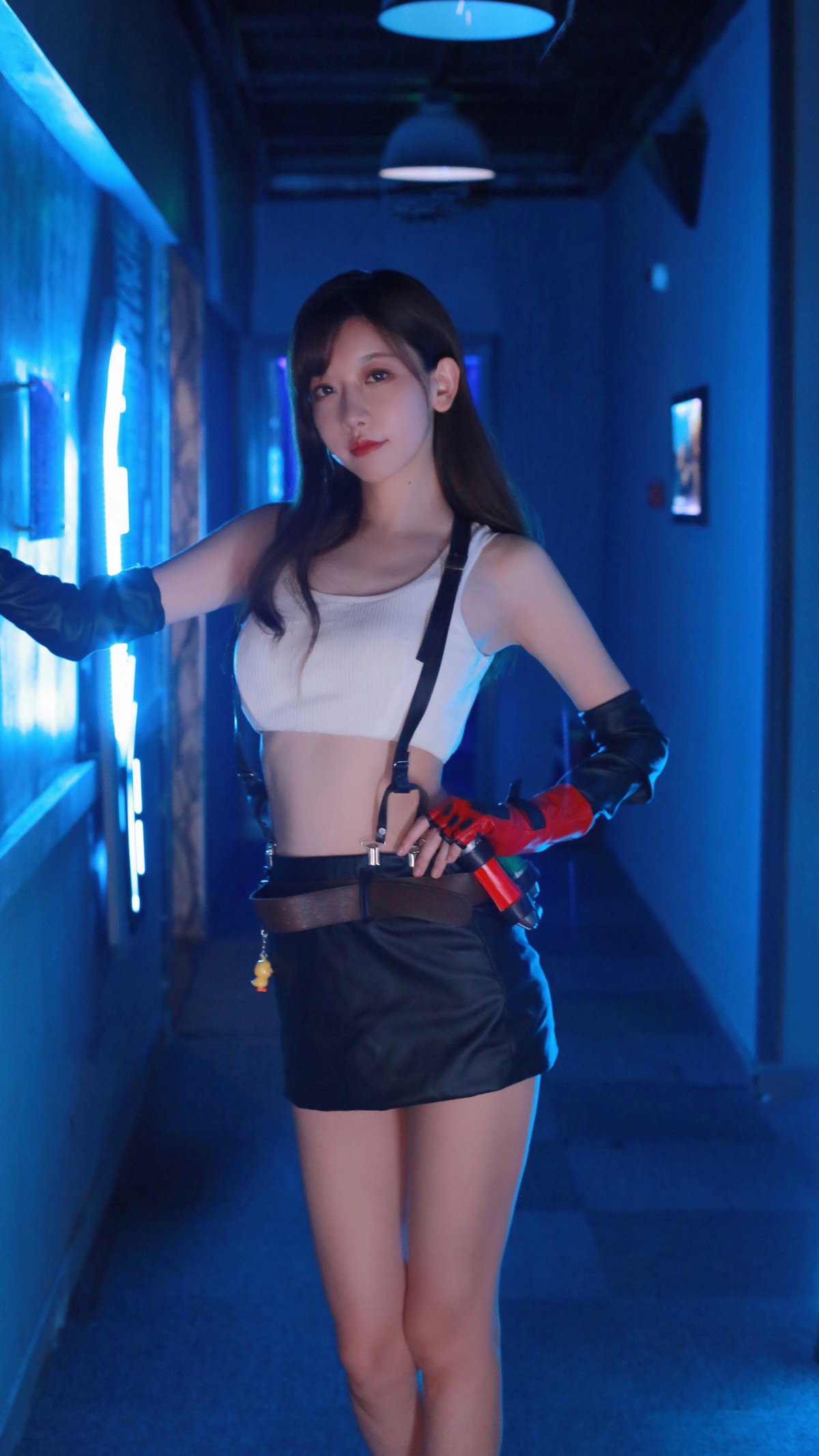 cosŮ4kֻֽȫԸŮ2160x3840ͼƬ