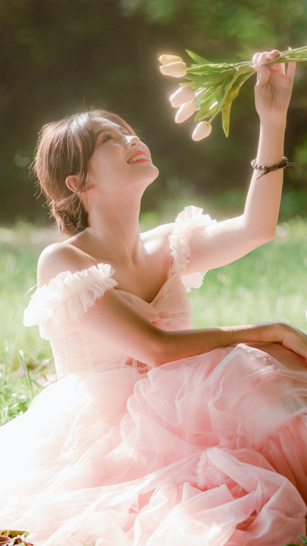 Ůڿ ɭ ڲݵϵŮ ɫȹ ʻ ΢Ц 4kֻͼƬ