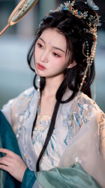 ÿװ崿Ů4kֻֽ2160x3840ͼƬ