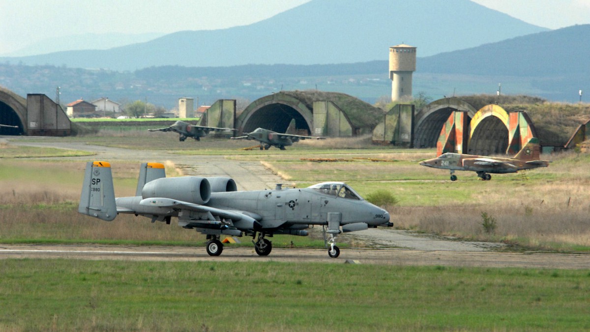 A-10ͼƬֽ