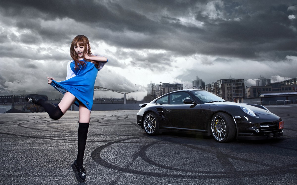 ʱ911 Turbo S װŮģ