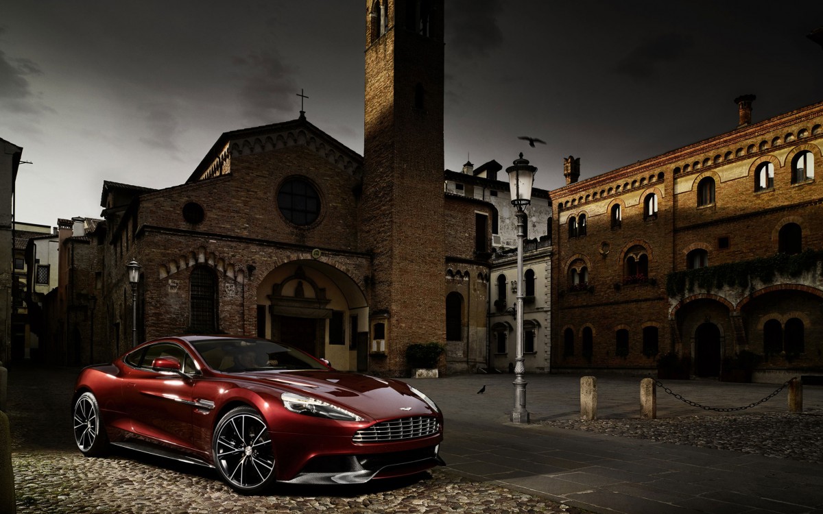 2013˹١AM 310 Vanquishܳ()