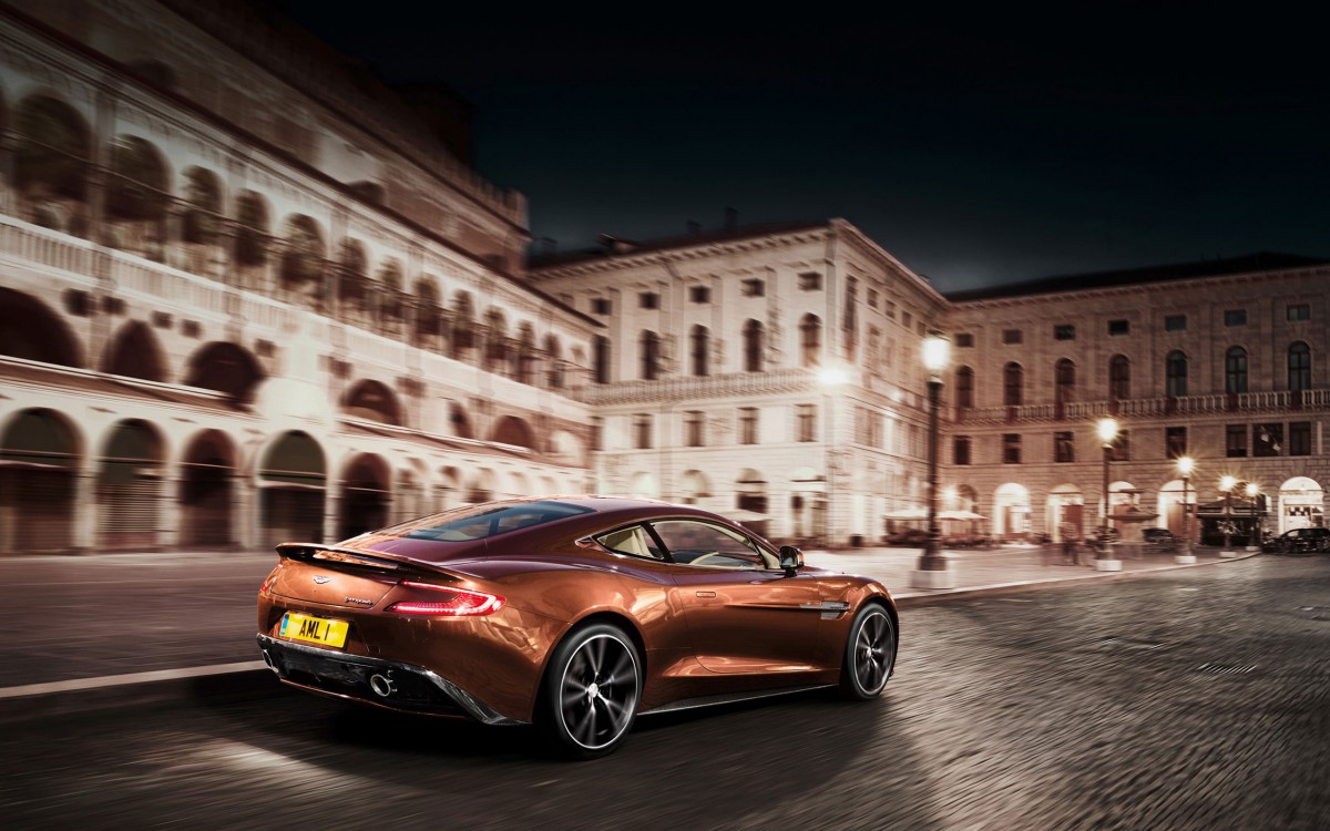 2013˹١AM 310 Vanquishܳ()