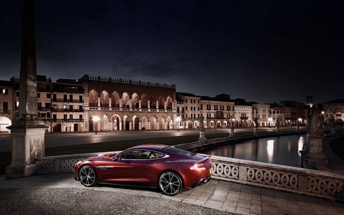 2013˹١AM 310 Vanquishܳ()