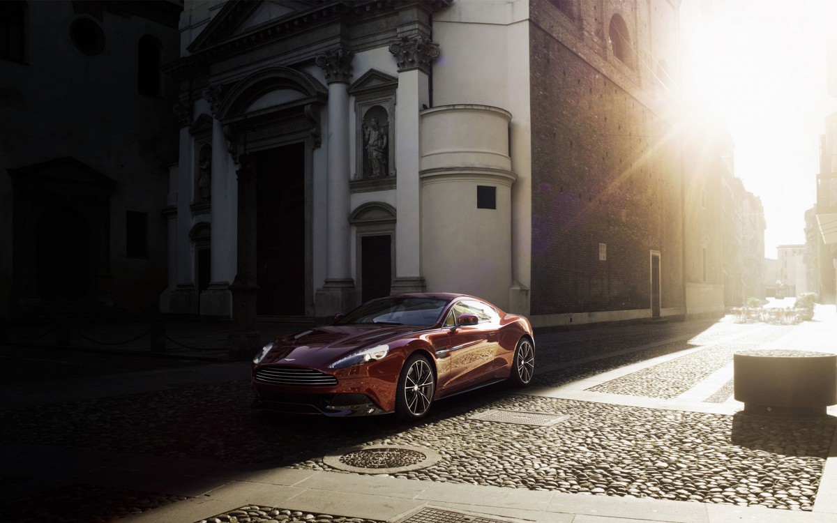 2013˹١AM 310 Vanquishܳ()