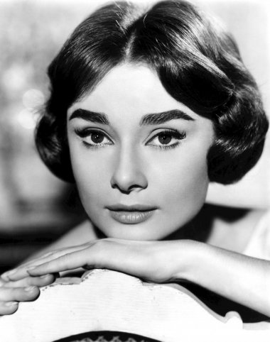 ձ Audrey Hepburnзַ