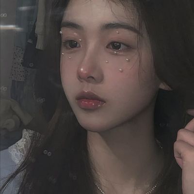 ΢ins߼ʸͷŮ