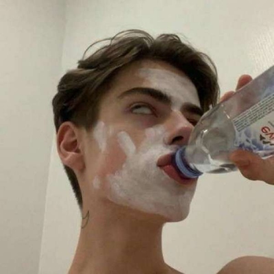 ɫͷи ɫͷ