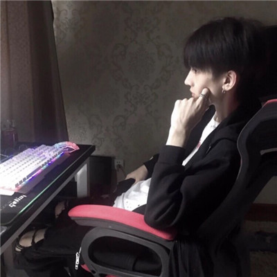˧ͷЦȻģԡԵ