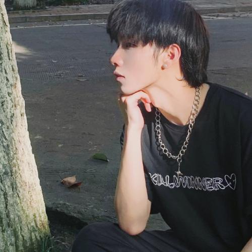 һ޶ͷ˸