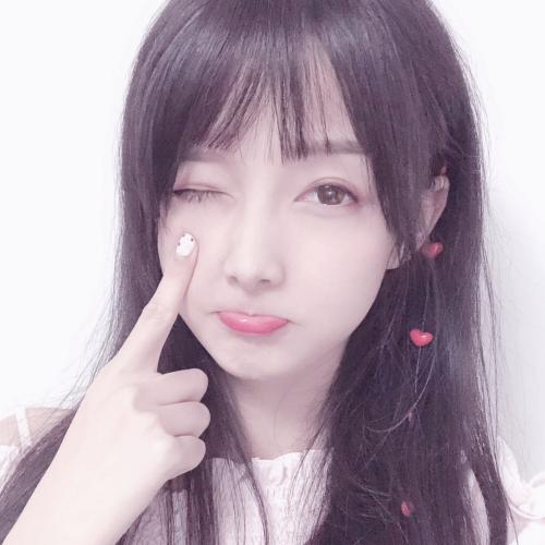ЦúŮͷ񣬴Ӷ˸е泩