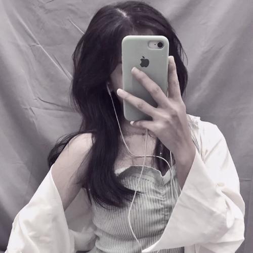 ʮŮ˵ͷɢһɵŵ
