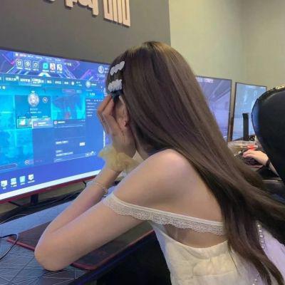ɰƯŮͷ񣬻ͷµң