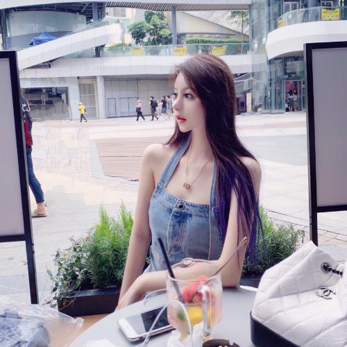ʱŮͷ쳱ǰˣչֳԼʱƷζ