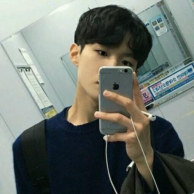 رÿֺܾĮͷ񣬱һĬԵ