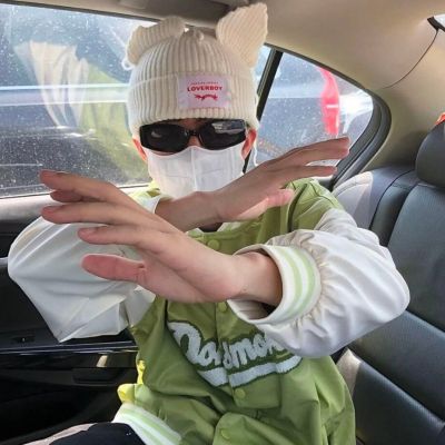 䣬ͷĳӾƬ
