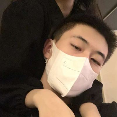 鲻Ůͷһģõ