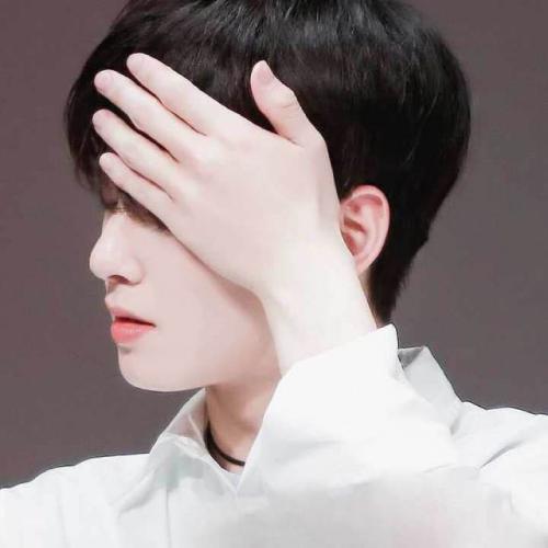 Ůϲͷ񣬺ֺܸ˧