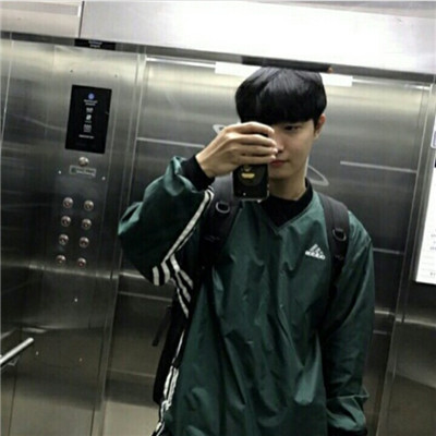 2023ͷͼƬ˸УϲϽϰ