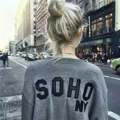 ÿĸŮͷȫᣬǿѹסŮ