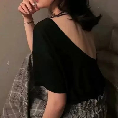 ԸȻľŮͷϼ