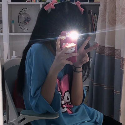 ԸֺÿĵľŮͷ